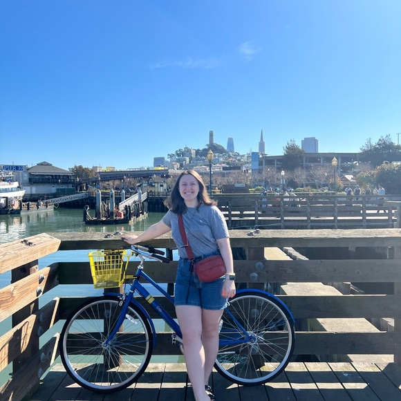 Meet your Posher, Kira - Picture 2 of 3